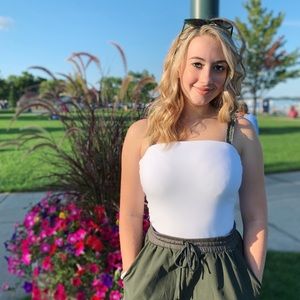 Meet your Posher, Abi